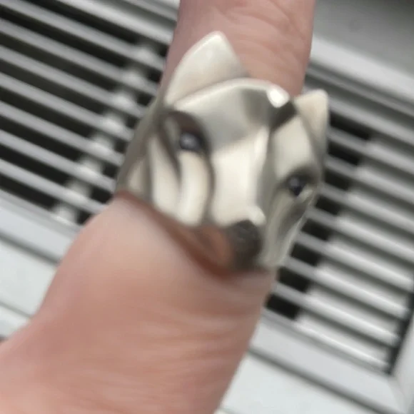 SALE -Handmade Wolf’s Head Ring - Picture 9 of 9